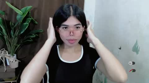 Snapshot of _odette22 chatting on 06-27-26, 12:22 _odette22 online show from 06-27-26, 12:22