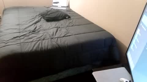 Olivia online show from 10-31-25, 12:06