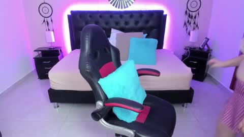 Olivia jones online show from 11-21-25, 11:42