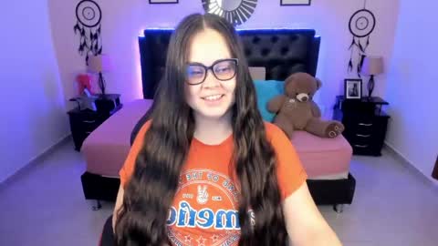 Olivia jones online show from 04-28-26, 12:21