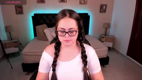 Olivia jones online show from 07-25-26, 12:03