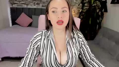 Mariana online show from 01-08-25, 04:44