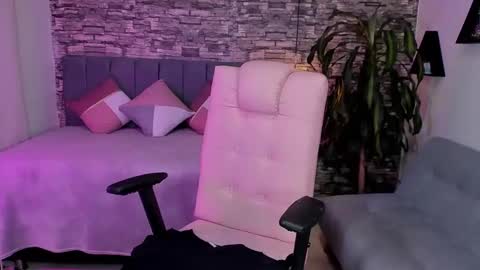 Mariana online show from 01-19-25, 03:08