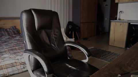 Snapshot of _p_l_u_r_ chatting on 02-14-26, 12:46 Sasha ---- 50 discount on my Fansly ---- online show from 02-14-26, 12:46