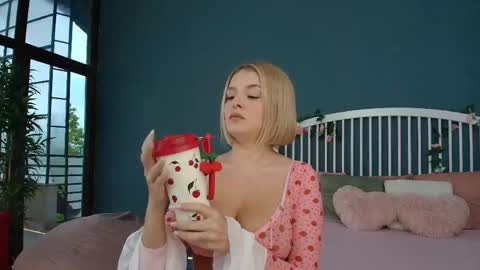 Snapshot of _parishill chatting on 05-22-26, 04:08 Alisa online show from 05-22-26, 04:08