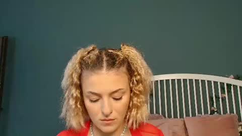 Snapshot of _parishill chatting on 07-08-26, 04:17 Alisa online show from 07-08-26, 04:17