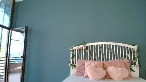 Snapshot of _parishill chatting on 07-19-26, 04:16 Alisa online show from 07-19-26, 04:16
