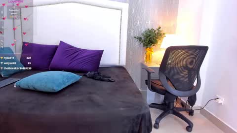  peach1  online show from 02-11-25, 11:01