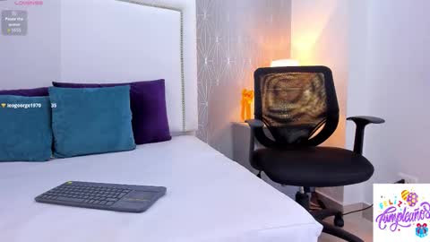  peach1  online show from 10-14-25, 02:18