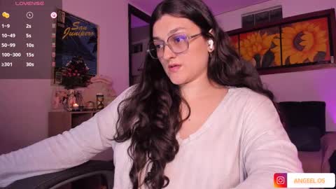 Snapshot of _peach__ chatting on 01-28-25, 05:11 violeta ig online show from 01-28-25, 05:11