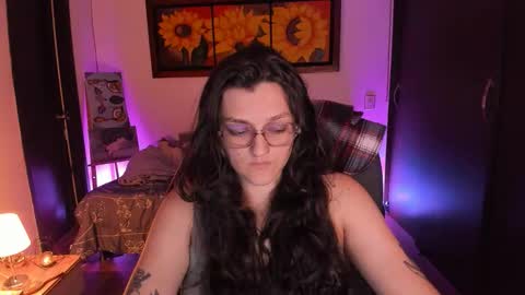 Snapshot of _peach__ chatting on 09-21-25, 04:25 violeta ig online show from 09-21-25, 04:25