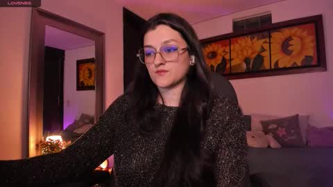 Snapshot of _peach__ chatting on 11-11-25, 04:56 violeta ig online show from 11-11-25, 04:56