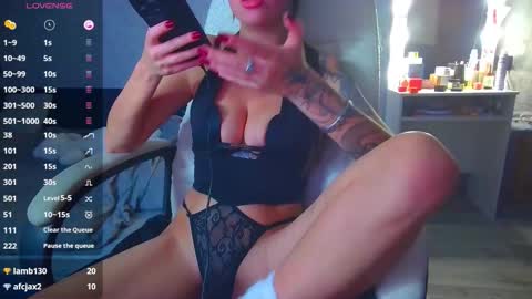 Ilona online show from 11-11-25, 06:19