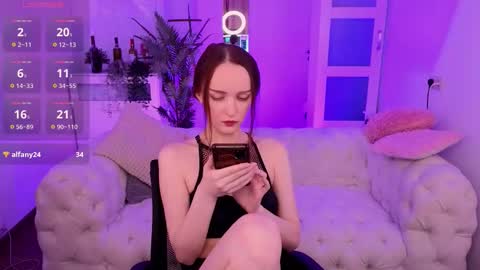 Maisie online show from 09-21-25, 10:22