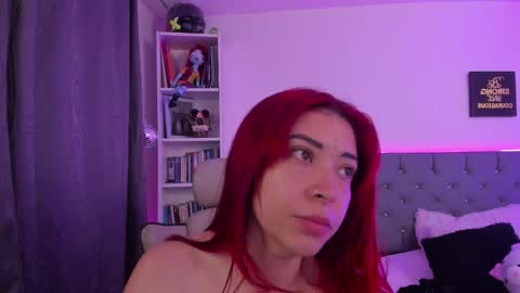 Snapshot of _poison_ivyyy chatting on 10-27-25, 08:18 V online show from 10-27-25, 08:18