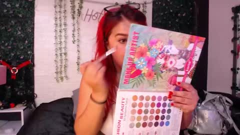 Snapshot of _poison_sweet chatting on 12-11-24, 07:36 Laura online show from 12-11-24, 07:36