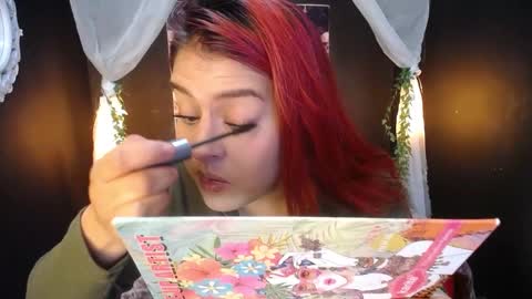 Snapshot of _poison_sweet chatting on 12-15-24, 02:05 Laura online show from 12-15-24, 02:05