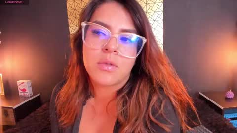 Snapshot of _poison_sweet chatting on 09-10-25, 03:17 Laura online show from 09-10-25, 03:17