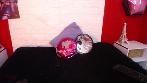 Snapshot of _poison_sweet chatting on 09-20-25, 10:00 Laura online show from 09-20-25, 10:00