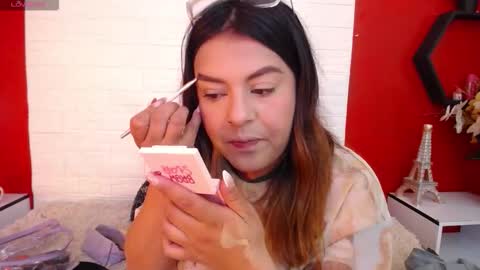 Snapshot of _poison_sweet chatting on 12-01-25, 06:35 Laura online show from 12-01-25, 06:35