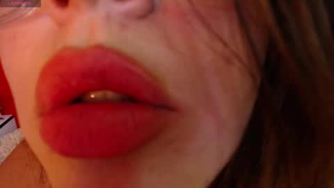 Snapshot of _poison_sweet chatting on 12-15-25, 10:36 Laura online show from 12-15-25, 10:36