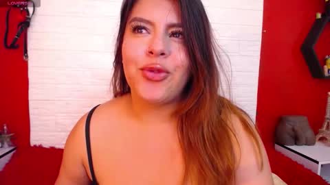 Snapshot of _poison_sweet chatting on 12-18-25, 06:58 Laura online show from 12-18-25, 06:58