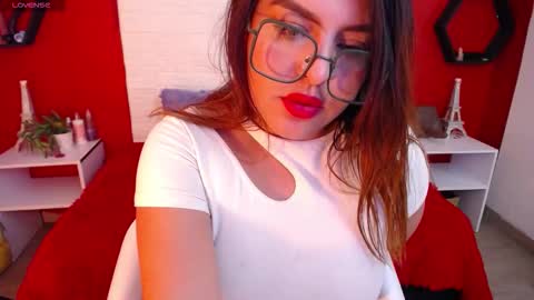 Snapshot of _poison_sweet chatting on 01-05-26, 07:06 Laura online show from 01-05-26, 07:06