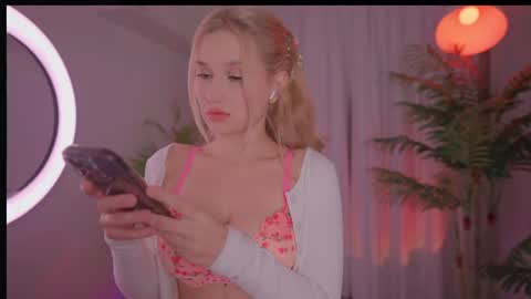 Eva online show from 06-14-26, 10:23