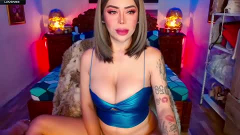 Hi my name is selinaim glad to meet everyone here  online show from 06-05-26, 06:31