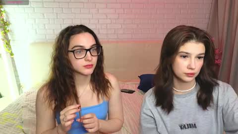 Snapshot of _ramune_ chatting on 03-03-25, 11:55 Merlizz Eva Jane Mila Nicole left to right online show from 03-03-25, 11:55