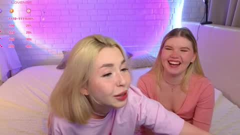 Snapshot of _ramune_ chatting on 11-14-25, 08:18 Merlizz Eva Jane Mila Nicole left to right online show from 11-14-25, 08:18