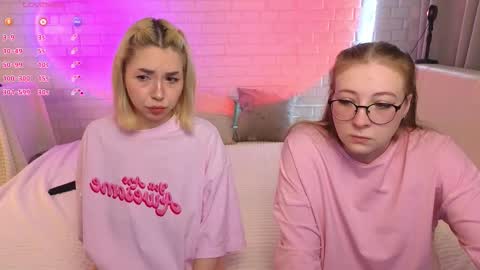 Snapshot of _ramune_ chatting on 11-22-25, 02:16 Merlizz Eva Jane Mila Nicole left to right online show from 11-22-25, 02:16