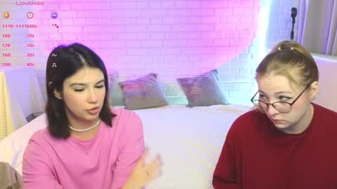 Snapshot of _ramune_ chatting on 11-25-25, 08:14 Merlizz Eva Jane Mila Nicole left to right online show from 11-25-25, 08:14