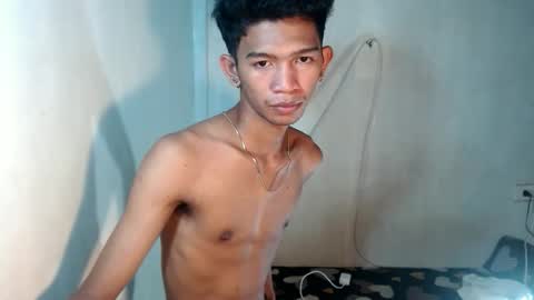 Snapshot of _rellvanxx chatting on 11-11-25, 12:21 _rellvanxx online show from 11-11-25, 12:21