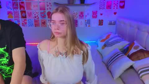 Snapshot of _reverse_gang_ chatting on 02-10-25, 12:30 LISSAPVT IS OPEN online show from 02-10-25, 12:30