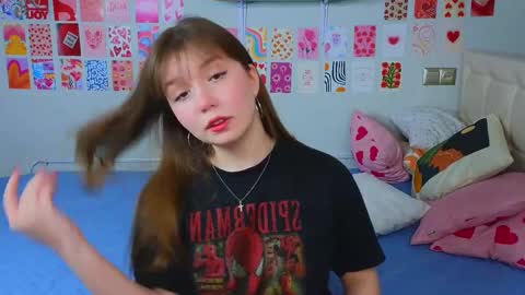 Snapshot of _reverse_gang_ chatting on 02-15-25, 07:28 LISSAPVT IS OPEN online show from 02-15-25, 07:28