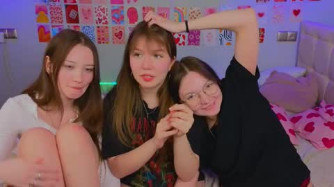 Snapshot of _reverse_gang_ chatting on 02-21-25, 09:32 LISSAPVT IS OPEN online show from 02-21-25, 09:32