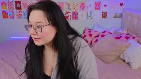 Snapshot of _reverse_gang_ chatting on 02-22-25, 07:25 LISSAPVT IS OPEN online show from 02-22-25, 07:25