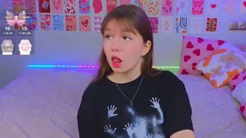 Snapshot of _reverse_gang_ chatting on 02-23-25, 11:22 LISSAPVT IS OPEN online show from 02-23-25, 11:22