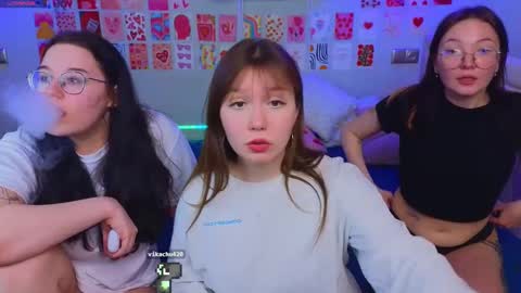 Snapshot of _reverse_gang_ chatting on 03-01-25, 09:37 LISSAPVT IS OPEN online show from 03-01-25, 09:37