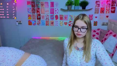 Snapshot of _reverse_gang_ chatting on 03-07-25, 12:34 LISSAPVT IS OPEN online show from 03-07-25, 12:34