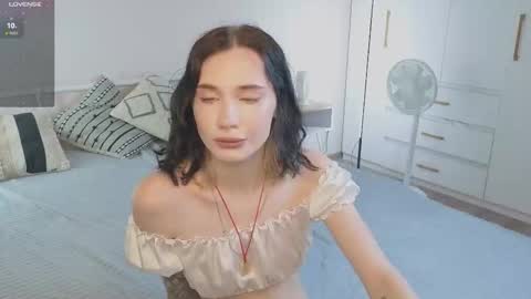 Snapshot of _reverse_gang_ chatting on 09-19-25, 04:47 LISSAPVT IS OPEN online show from 09-19-25, 04:47