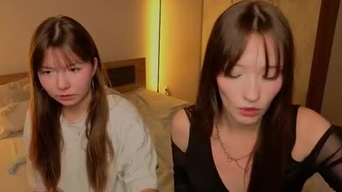 Snapshot of _reverse_gang_ chatting on 10-18-25, 04:41 LISSAPVT IS OPEN online show from 10-18-25, 04:41