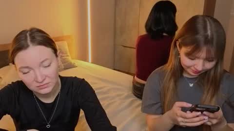 LISSAPVT IS OPEN online show from 02-26-26, 04:17