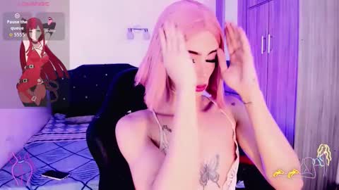 Snapshot of _rosedewitt_ chatting on 11-18-25, 07:18 Rose De Witt online show from 11-18-25, 07:18