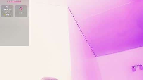 Snapshot of _rosedewitt_ chatting on 11-22-25, 12:42 Rose De Witt online show from 11-22-25, 12:42