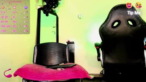 Snapshot of _rosedewitt_ chatting on 01-14-26, 07:03 Rose De Witt online show from 01-14-26, 07:03