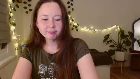 Snapshot of _rosie_cheeks_ chatting on 09-23-25, 06:44 See you  online show from 09-23-25, 06:44