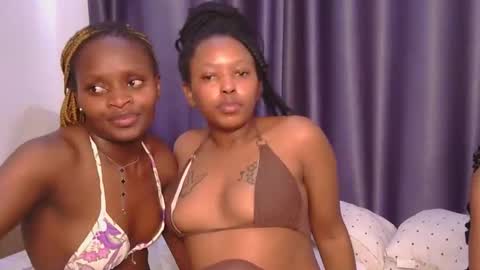 Snapshot of _roxxana chatting on 12-16-25, 05:01 Roxxana online show from 12-16-25, 05:01