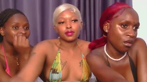 Snapshot of _roxxana chatting on 02-18-26, 04:52 Roxxana online show from 02-18-26, 04:52